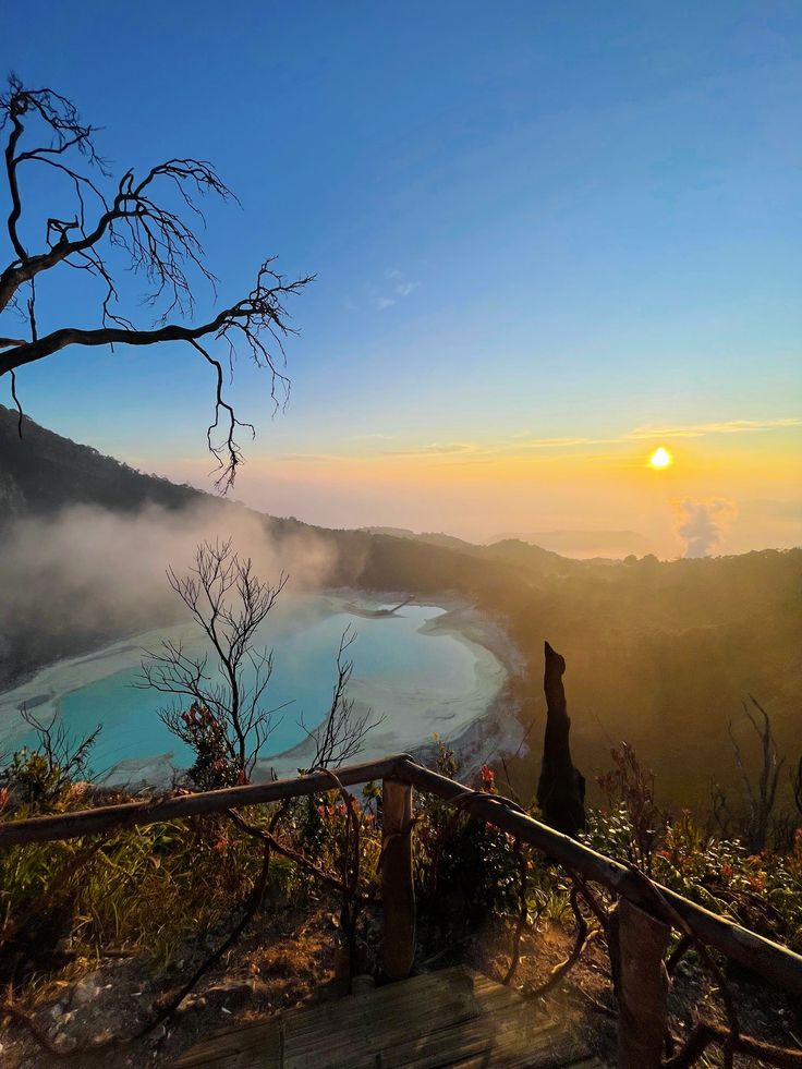 Pemandangan Puncak Sunan Ibu